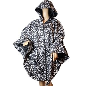 NWOT Jessica London Leopard Rain Poncho. Women's plus size 22/24. 3X. Pockets